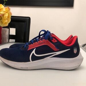 Nike Men’s Navy & Red Running Shoes